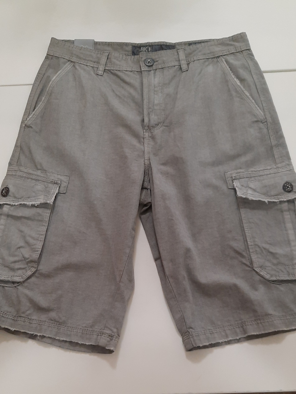BKE Men's Gray Cargo Shorts - Utility Pocket Style - Size 31 X 24